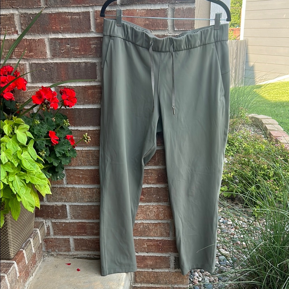LULULEMON Ladies 10 Olive 🫒 On the go open jogger pants - Picture 3 of 9